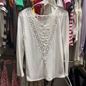 Elegant White Lace Women's Top